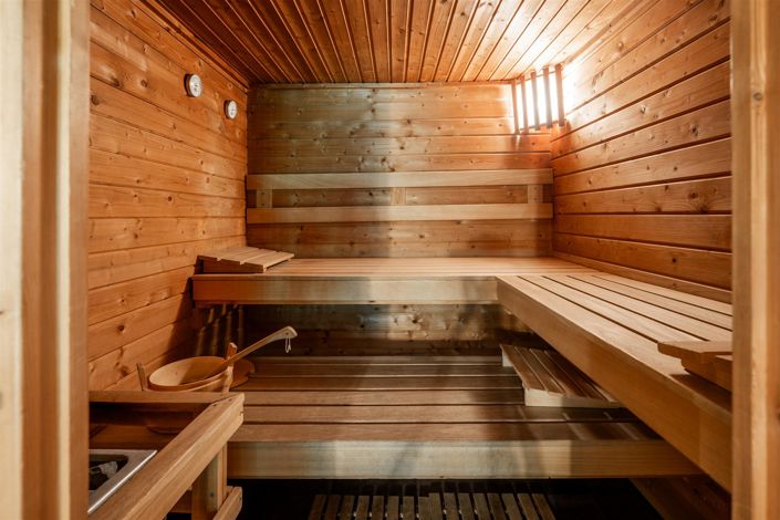 Image No.16-4 Bed House for sale