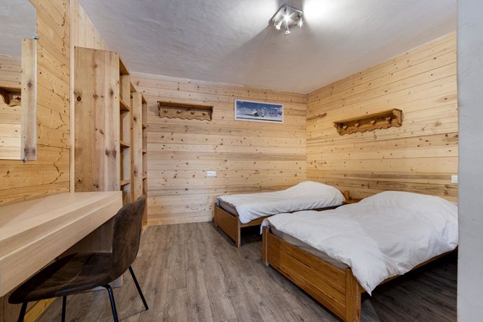 Image No.10-2 Bed House for sale