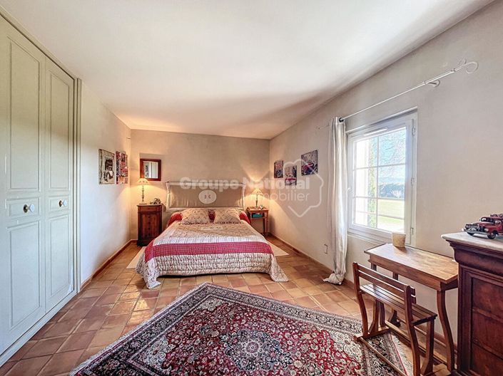 Image No.16-6 Bed House for sale