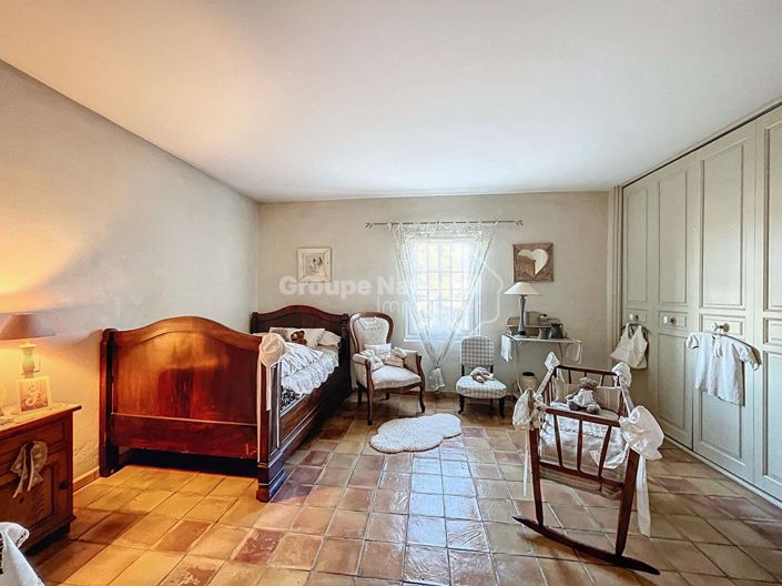 Image No.20-6 Bed House for sale