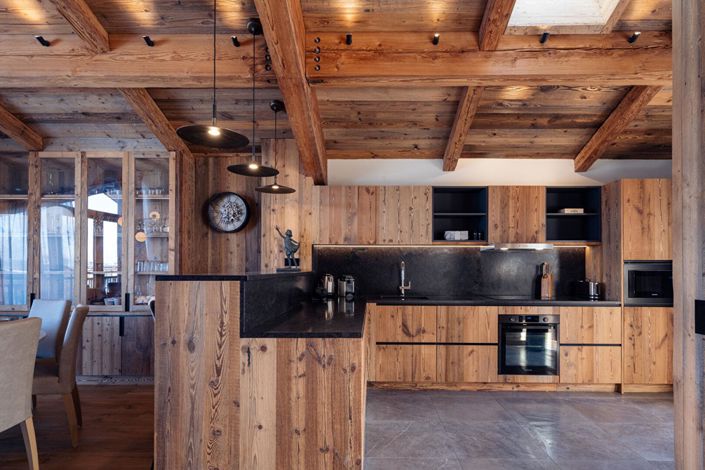 Image No.2-5 Bed Property for sale