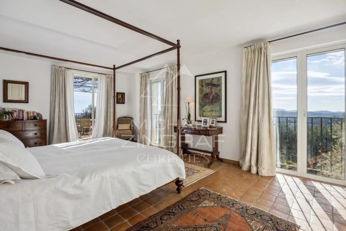 Image No.8-4 Bed House for sale