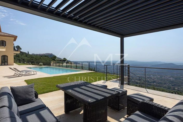 Image No.4-6 Bed House for sale