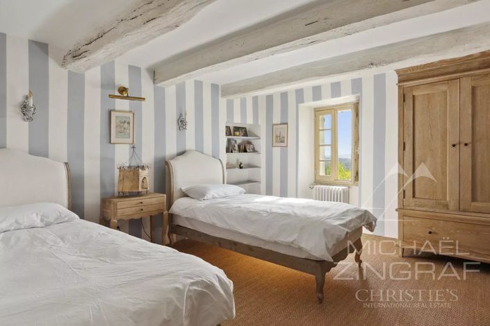 Image No.11-6 Bed House for sale