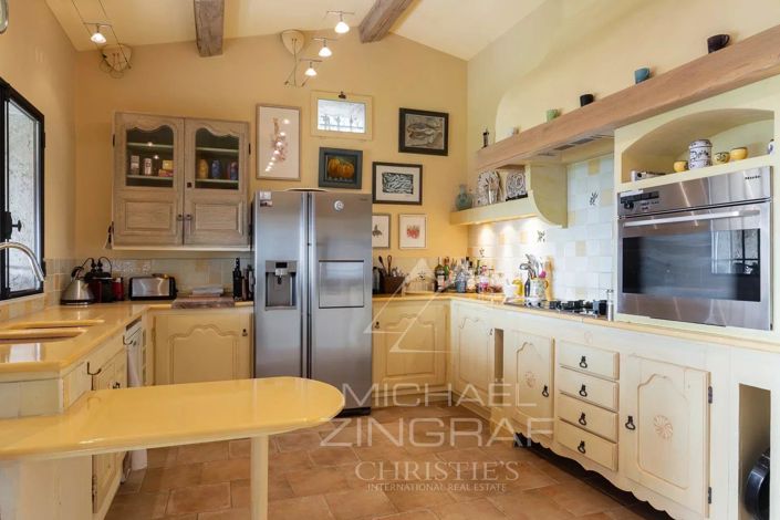 Image No.14-6 Bed House for sale