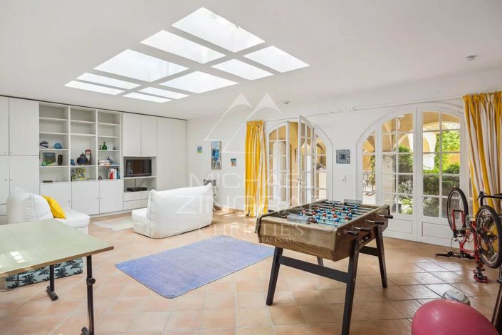 Image No.13-7 Bed House for sale