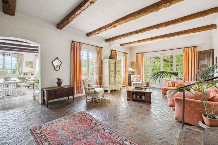 Image No.4-7 Bed House for sale