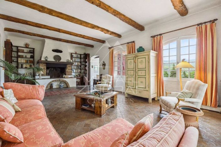 Image No.5-7 Bed House for sale