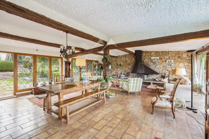 Image No.6-7 Bed House for sale