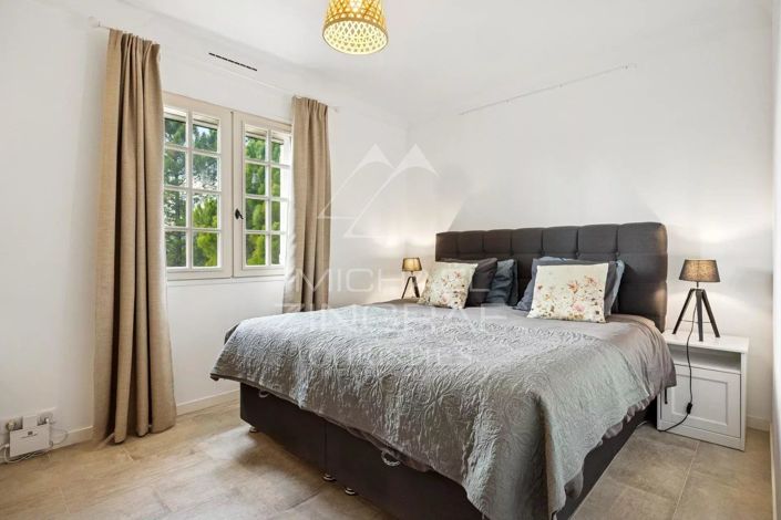 Image No.8-Maison de 8 chambres à vendre à Peymeinade