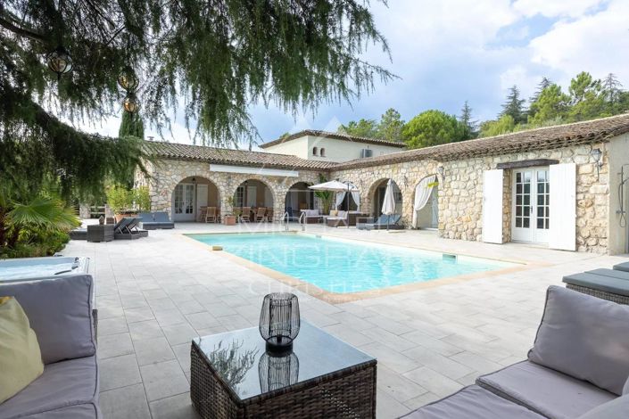 Image No.9-Maison de 8 chambres à vendre à Peymeinade