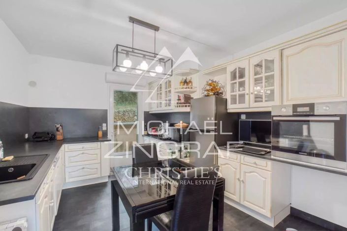 Image No.5-4 Bed House for sale