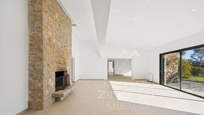 Image No.2-4 Bed House for sale