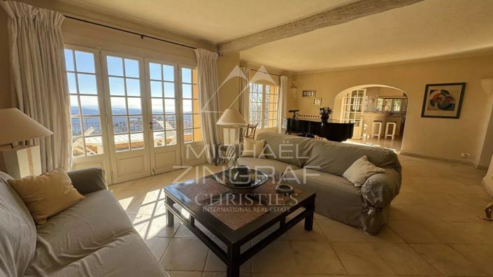 Image No.10-7 Bed House for sale