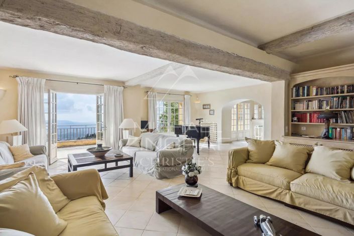 Image No.4-7 Bed House for sale