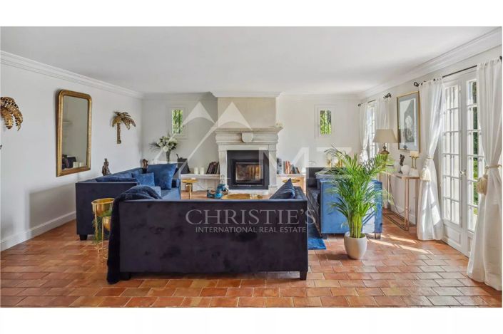 Image No.5-5 Bed House for sale