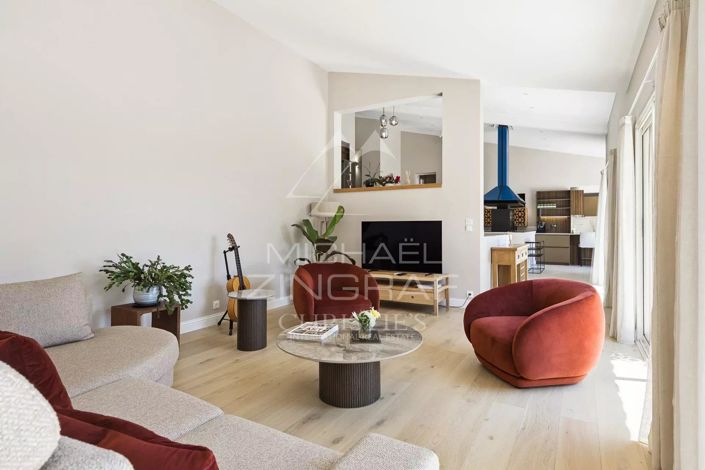 Image No.11-4 Bed House for sale