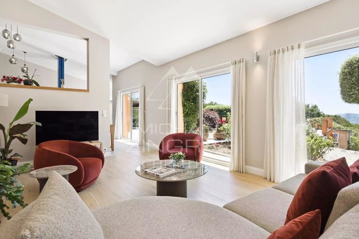 Image No.8-4 Bed House for sale