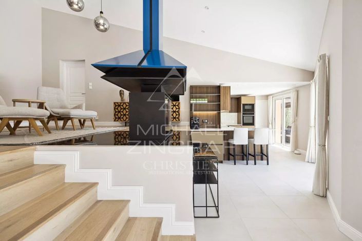 Image No.9-4 Bed House for sale