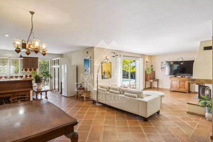 Image No.6-Maison de 4 chambres à vendre à Saint-Cézaire-sur-Siagne