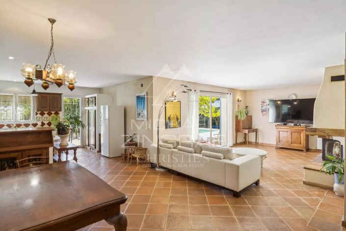 Image No.7-4 Bed House for sale