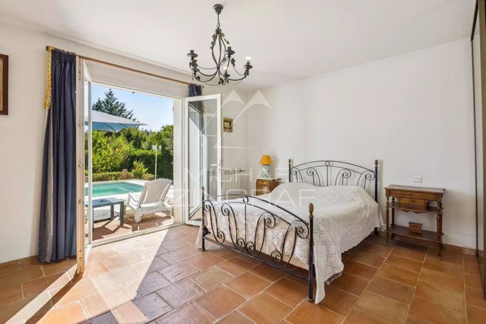 Image No.9-Maison de 4 chambres à vendre à Saint-Cézaire-sur-Siagne