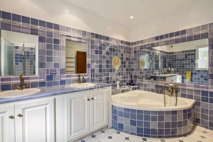 Image No.9-4 Bed House for sale