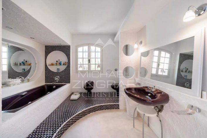 Image No.14-5 Bed House for sale