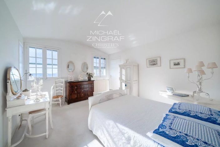 Image No.7-5 Bed House for sale