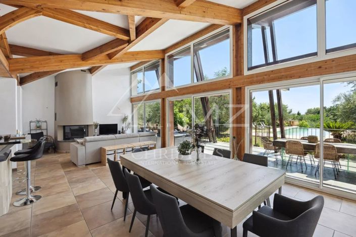 Image No.5-Maison de 4 chambres à vendre à Saint-Cézaire-sur-Siagne