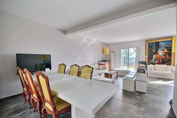 Image No.5-5 Bed House for sale