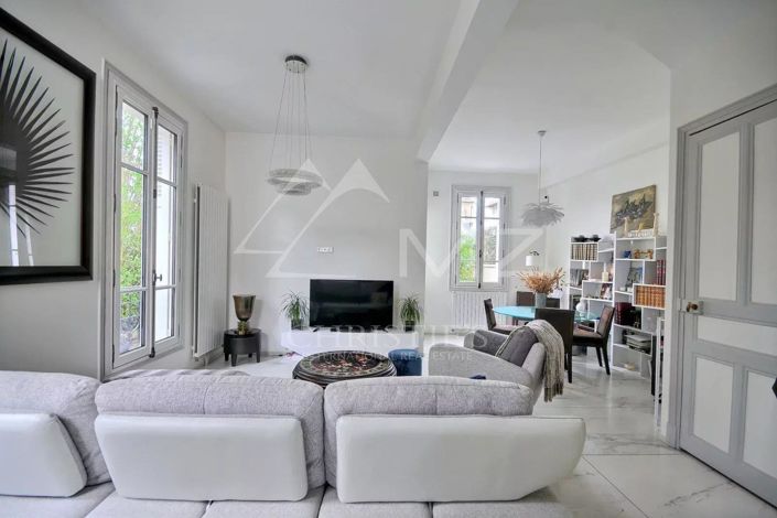 Image No.2-4 Bed House for sale