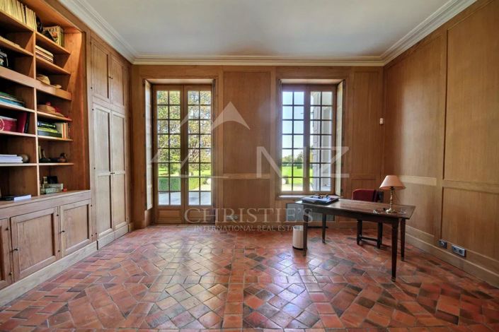 Image No.10-9 Bed House for sale