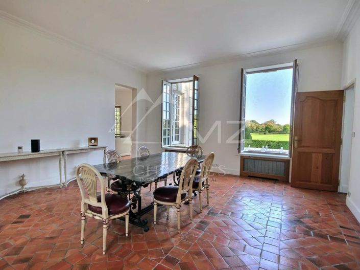 Image No.11-9 Bed House for sale