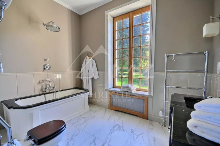 Image No.15-9 Bed House for sale