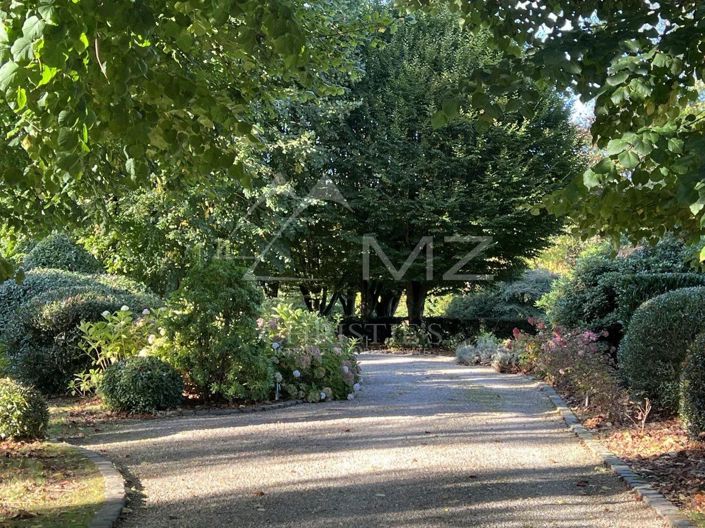 Image No.8-9 Bed House for sale