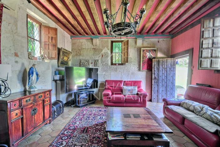 Image No.9-6 Bed House for sale