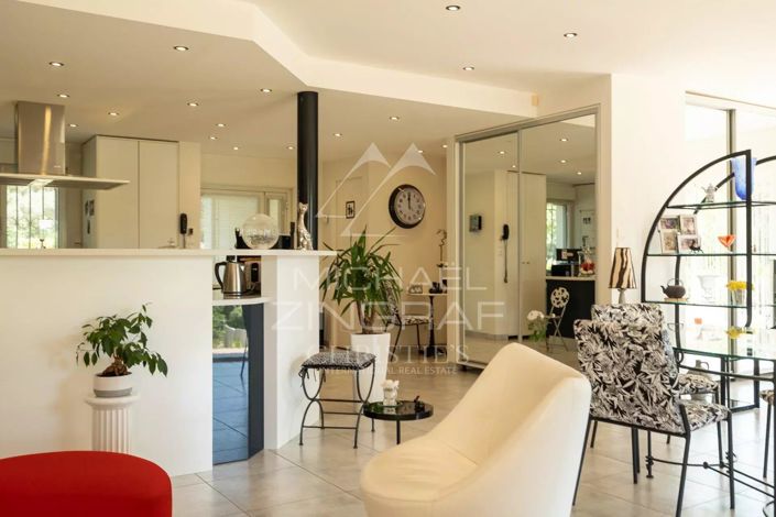 Image No.5-4 Bed House for sale