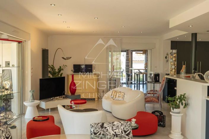 Image No.6-4 Bed House for sale