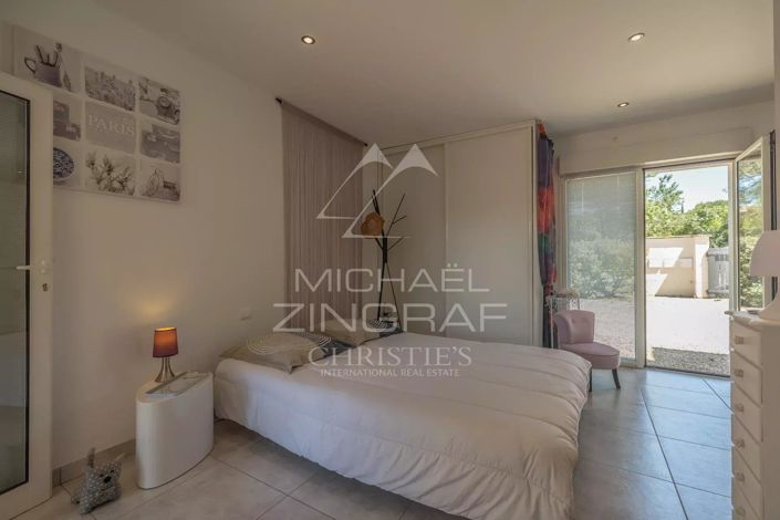 Image No.7-4 Bed House for sale