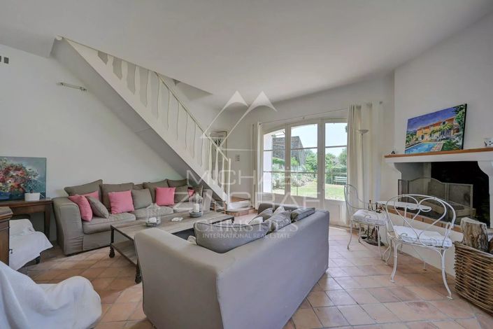 Image No.6-5 Bed House for sale