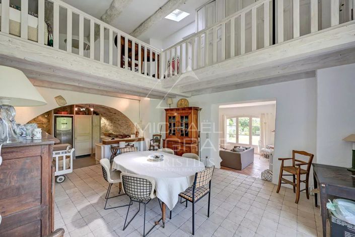 Image No.7-5 Bed House for sale