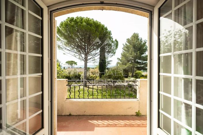 Image No.10-4 Bed House for sale