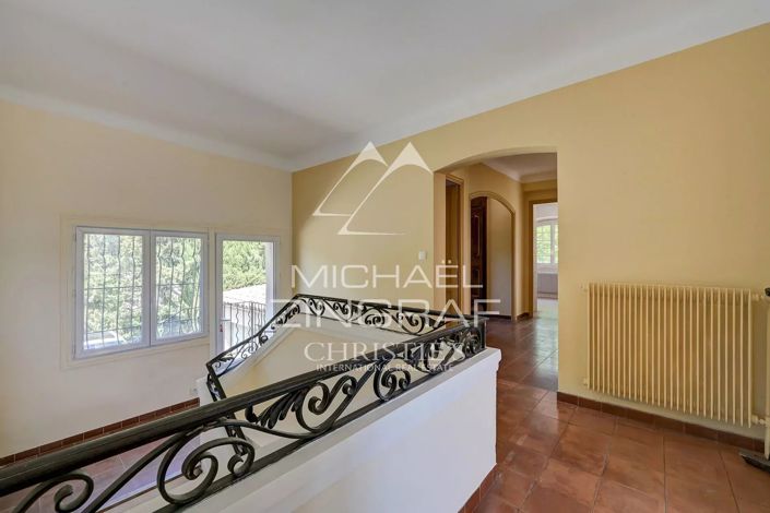 Image No.18-4 Bed House for sale
