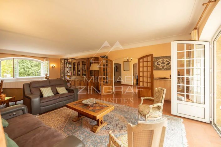 Image No.3-4 Bed House for sale