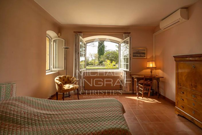 Image No.7-4 Bed House for sale