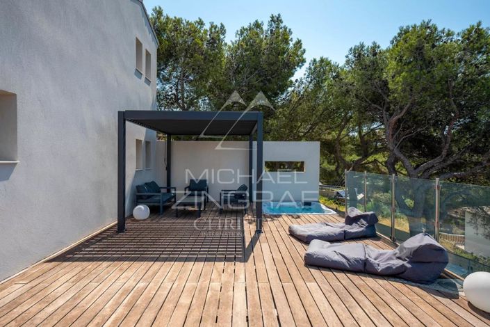 Image No.15-4 Bed House for sale