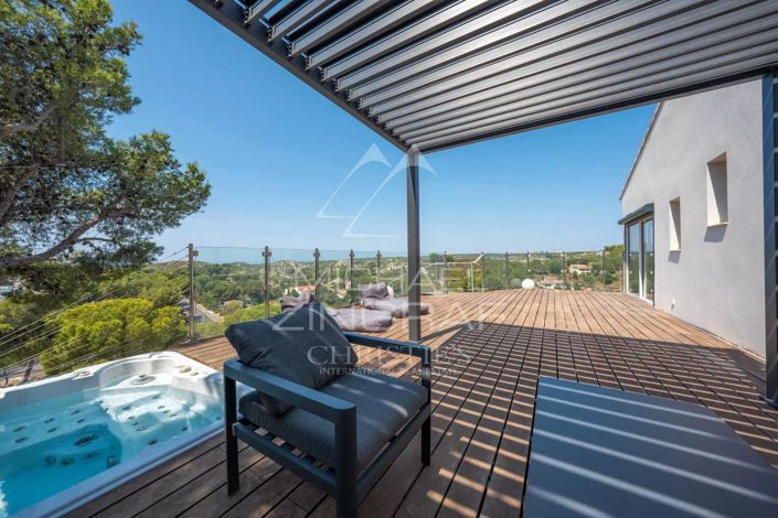 Image No.16-4 Bed House for sale