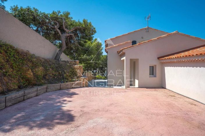 Image No.20-4 Bed House for sale