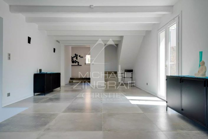 Image No.3-4 Bed House for sale